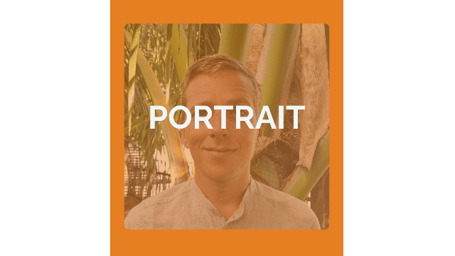 PORTRAIT TOM VÉLY P102